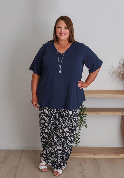 Plus Size Lightweight Wide Leg Pant In Monochrome Print