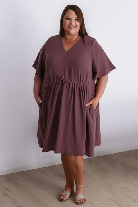 Plus Size Textured Cotton Short Dress In Mocha