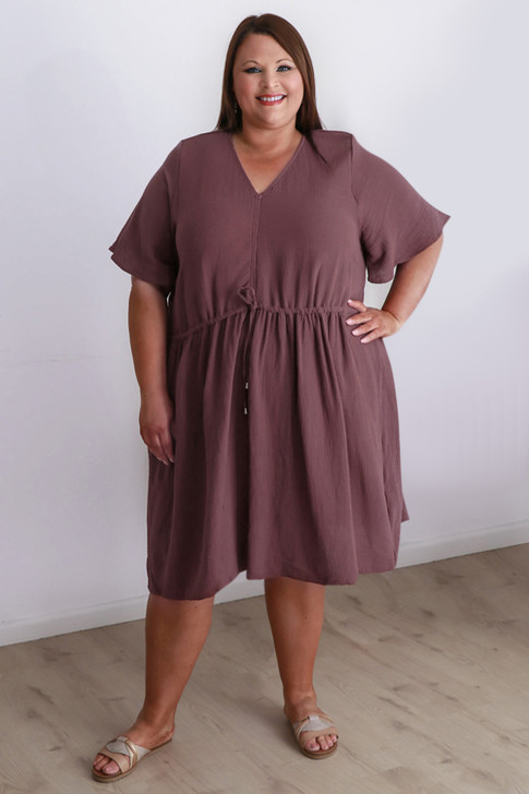 Plus Size Textured Cotton Short Dress In Mocha