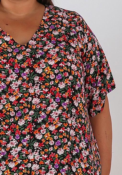 Plus Size Easy Days Short Sleeve Dress In Ditzy Print