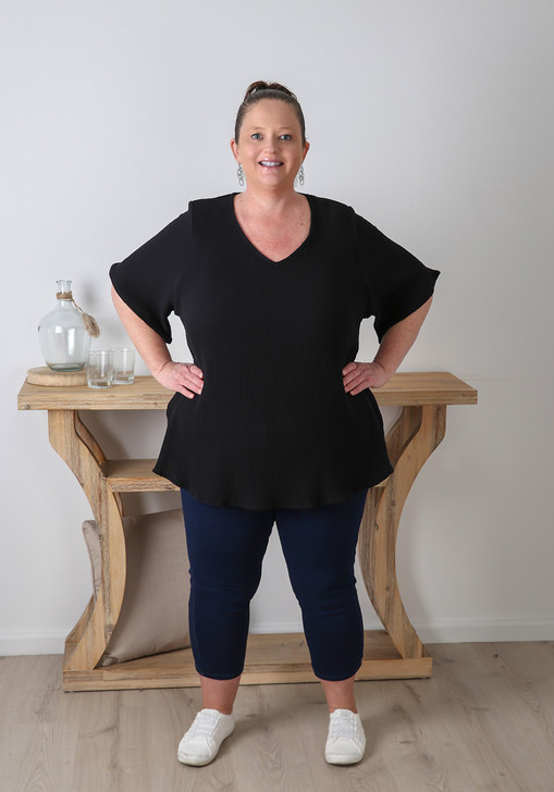 Plus Size Textured Cotton V Neck Top In Black