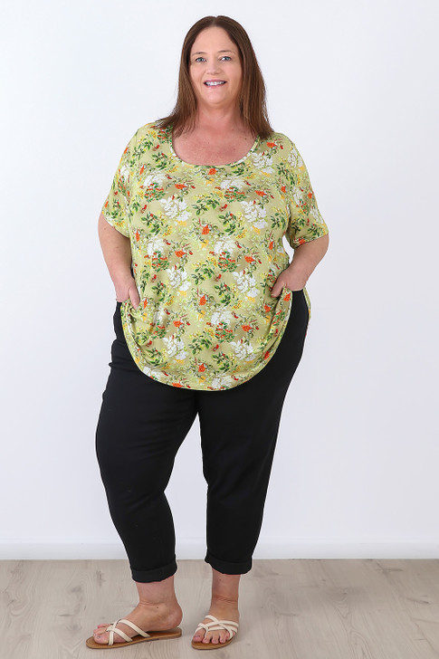 plus size Scoop Neck Top In Green Floral