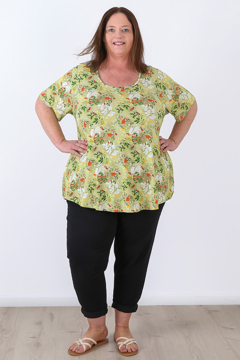plus size Scoop Neck Top In Green Floral
