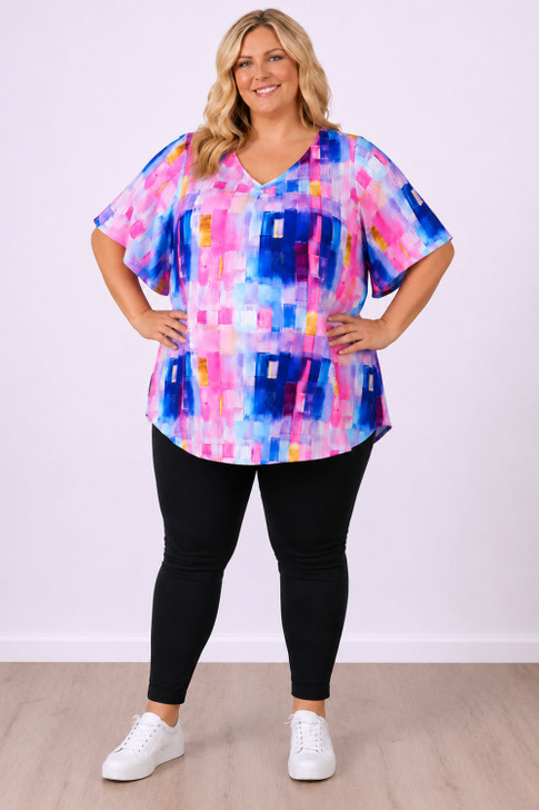 Plus Size Pinched V Neck Top In Geometric Wash