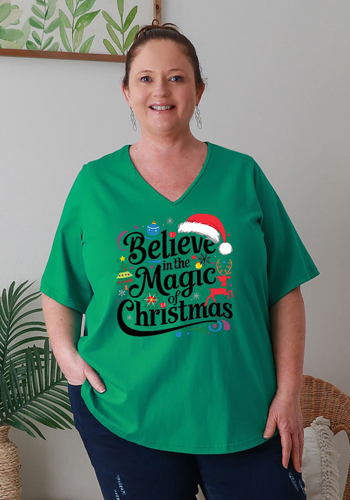 Plus Size Magic of Christmas Cotton V Neck  Tee In Green