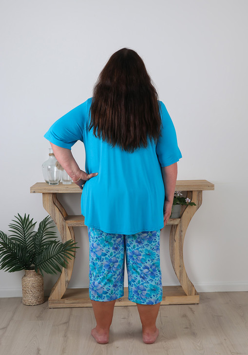 Plus Size Capri And Tee Pyjama Set In Vibrant Blues