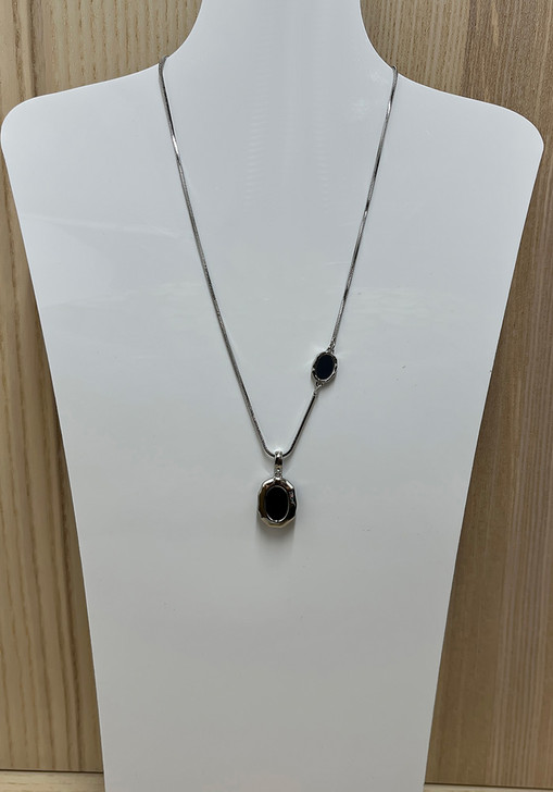 Black Double Oval Pendant Necklace 