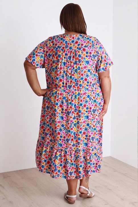 Plus Size Tie Waist Dress In Bright Daisies