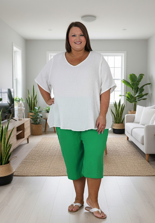 Plus Size Textured Cotton Crop Pant In Emerald