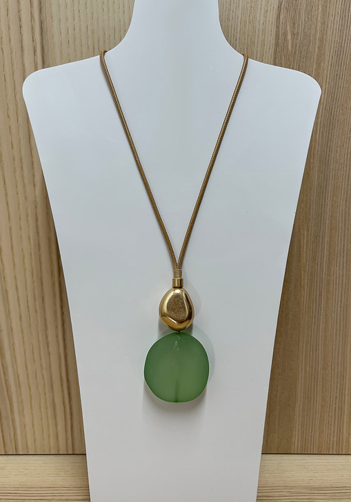 Green Stone Pendant Necklace 