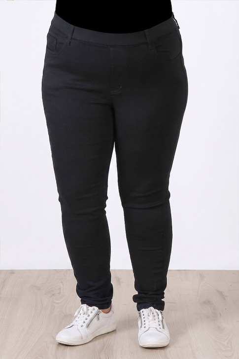 Plus Size Stretch Denim Fitted Jeans in Matte Black