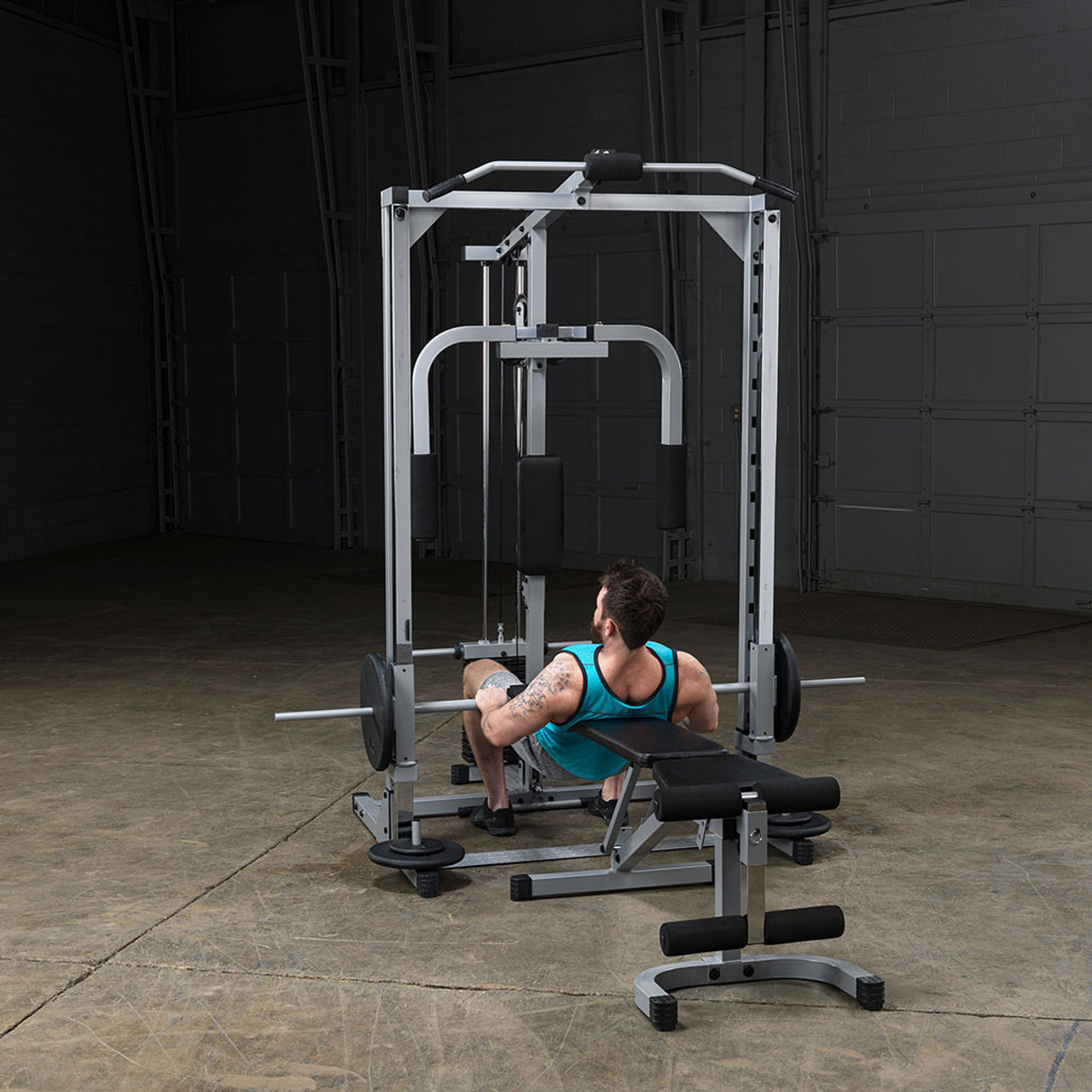 Lat Pulldown Machine Exercises: Attachments and Alternatives