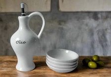 Olive oil dispenser with Dipping plates,