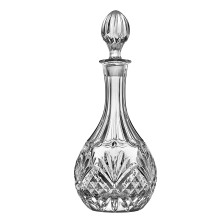 Elegant crystal decanter with a diamond pattern, perfect for whiskey and ideal as wedding favors or bridal shower gifts. Elegant crystal decanter with a diamond pattern, perfect for whiskey and ideal as wedding favors or bridal shower gifts.