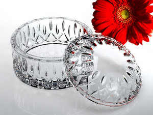 A crystal-clear  Crystal box showcasing a beautiful red flower, ideal for candy dishes at weddings or bridal showers.