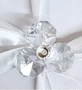 A Crystal flower Brooch For decoration on wedding, favors, bridal, shower favors or any Event