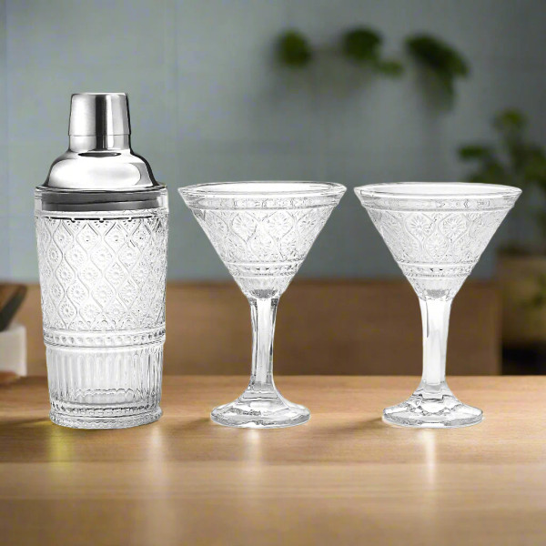 A Crystal clear martini and shaker, set perfect for a wedding and Bridal shower favors