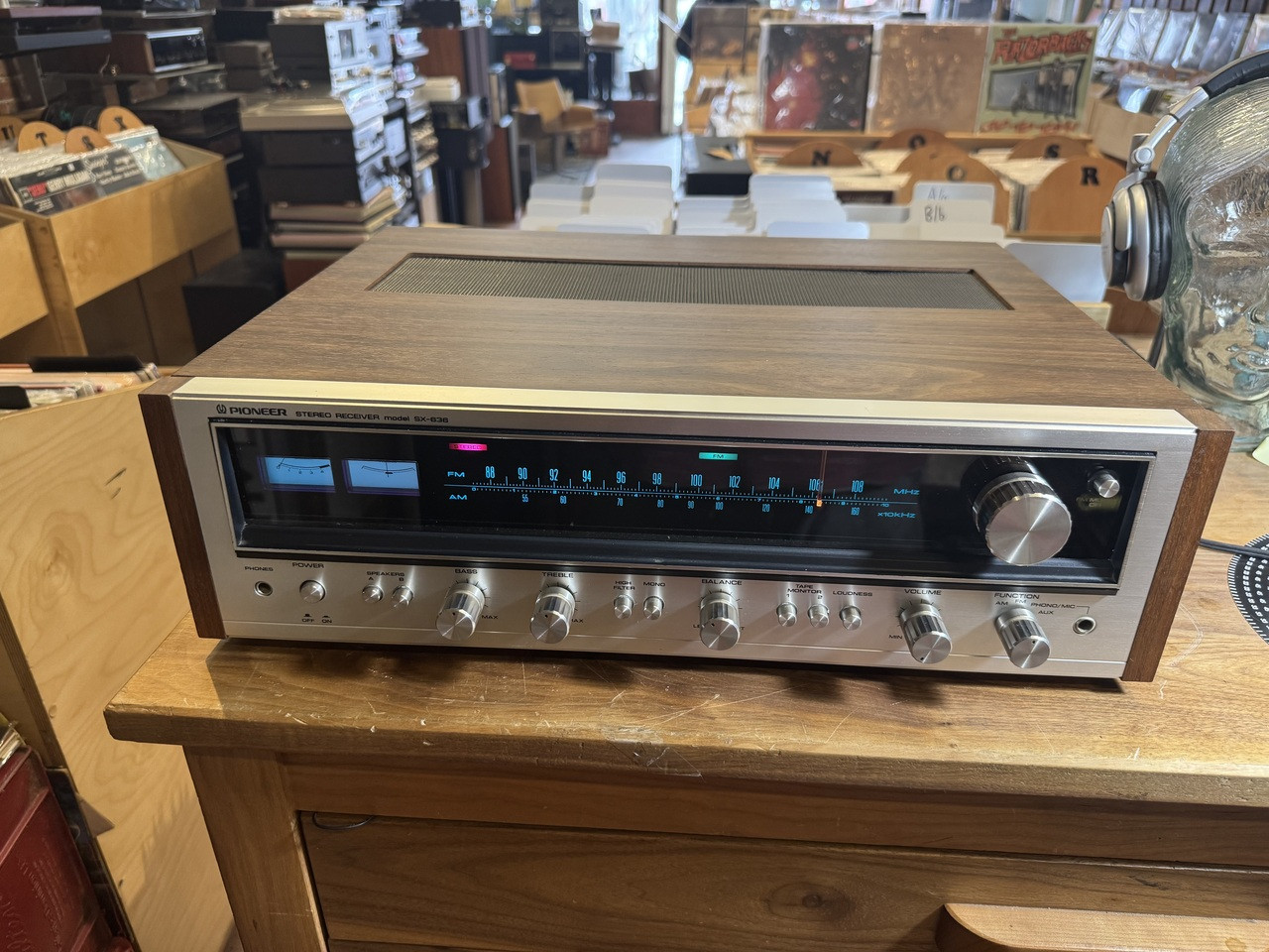 ■seven■　新品 Pioneer Pioneer SX-838 Receiver - Serviced - New Bulbs - Very Clean - The