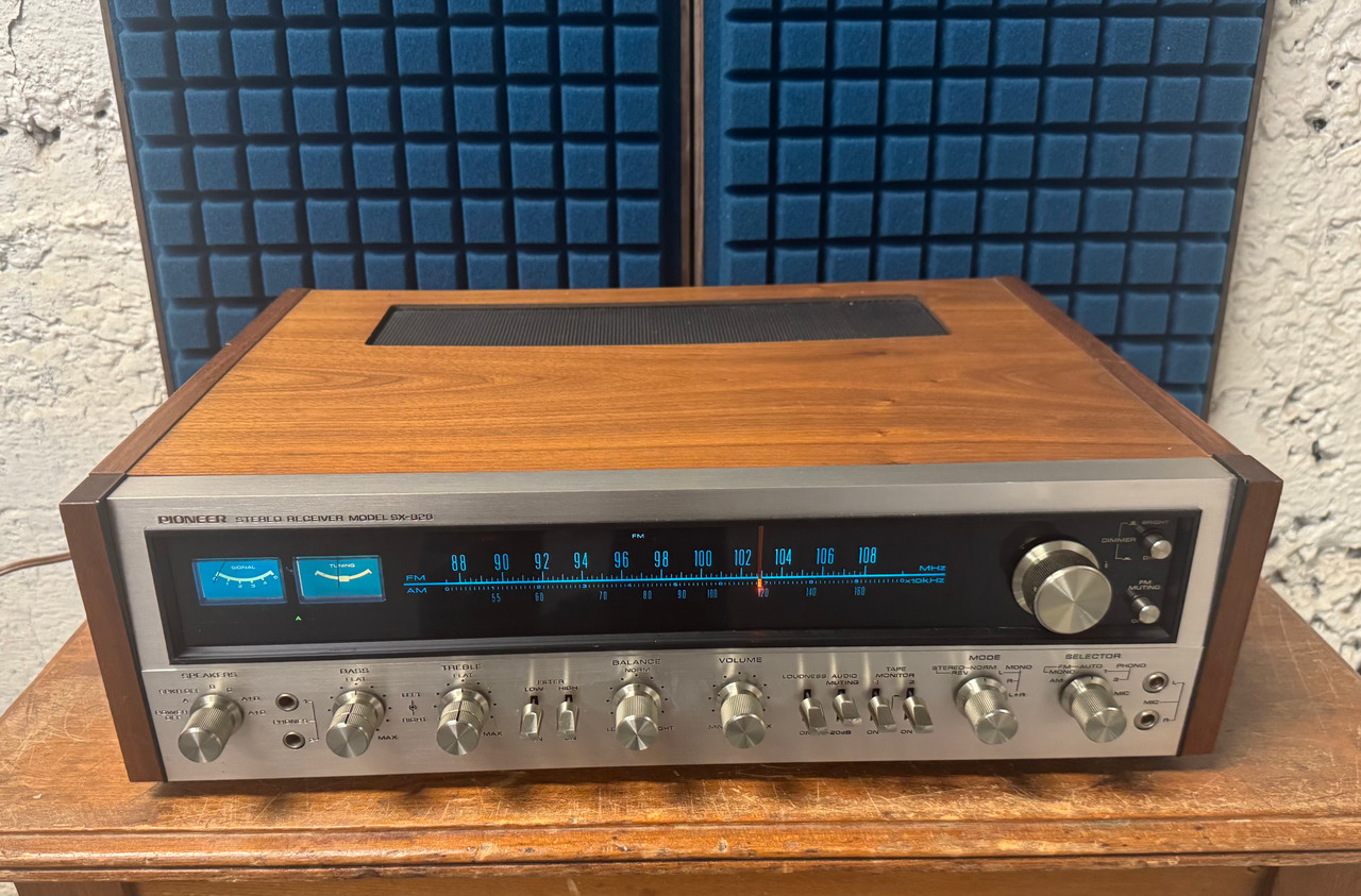 Pioneer SX-828 Receiver with Rare MC Board - 54 watts/ch