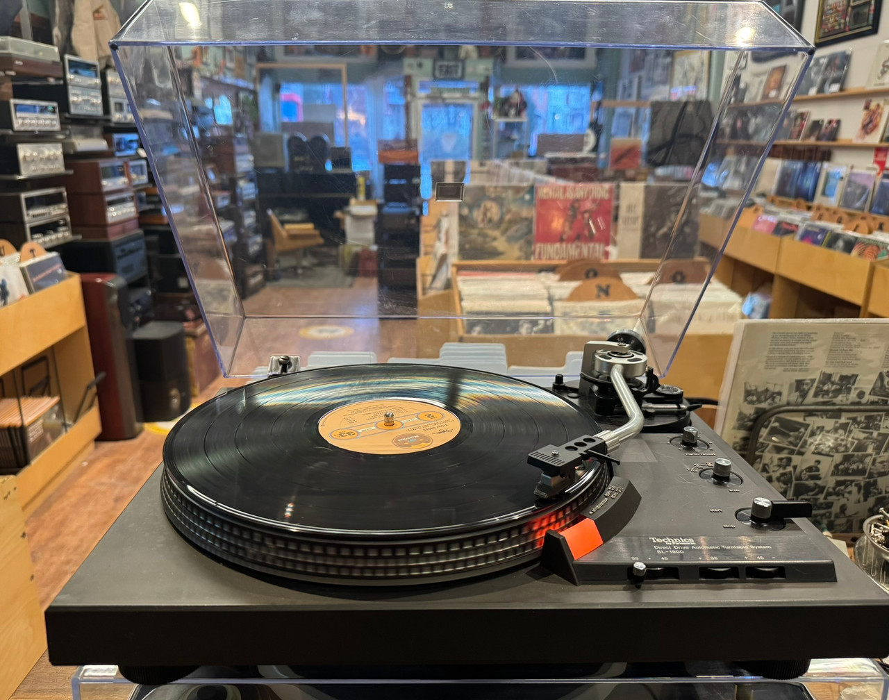 Technics SL-1900 Direct Drive Turntable with ADC cartridge - The