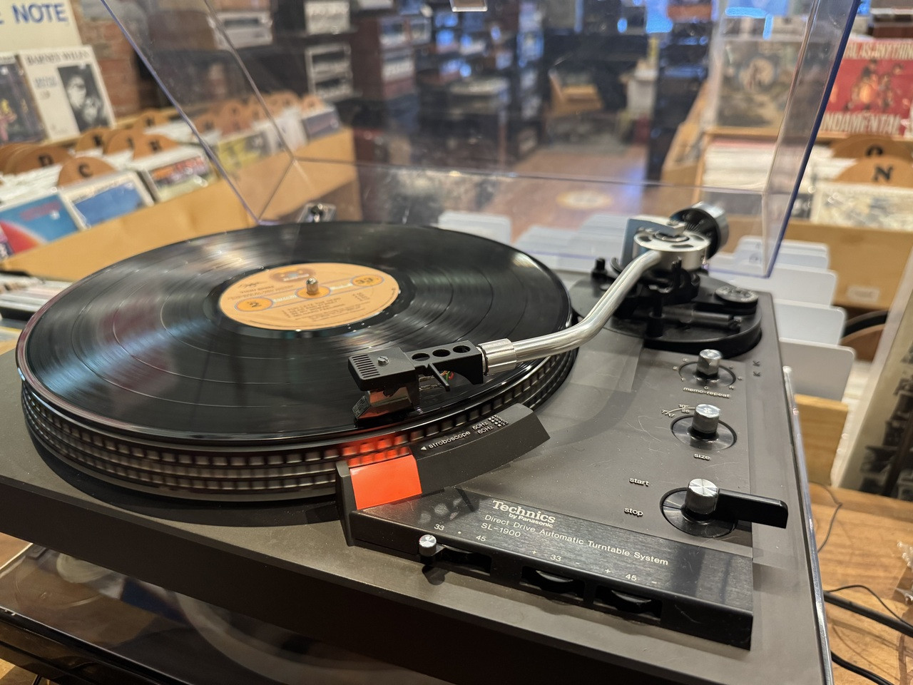 Technics「SL-1900」ダイレクトドライブ・ターンテーブル 公式
