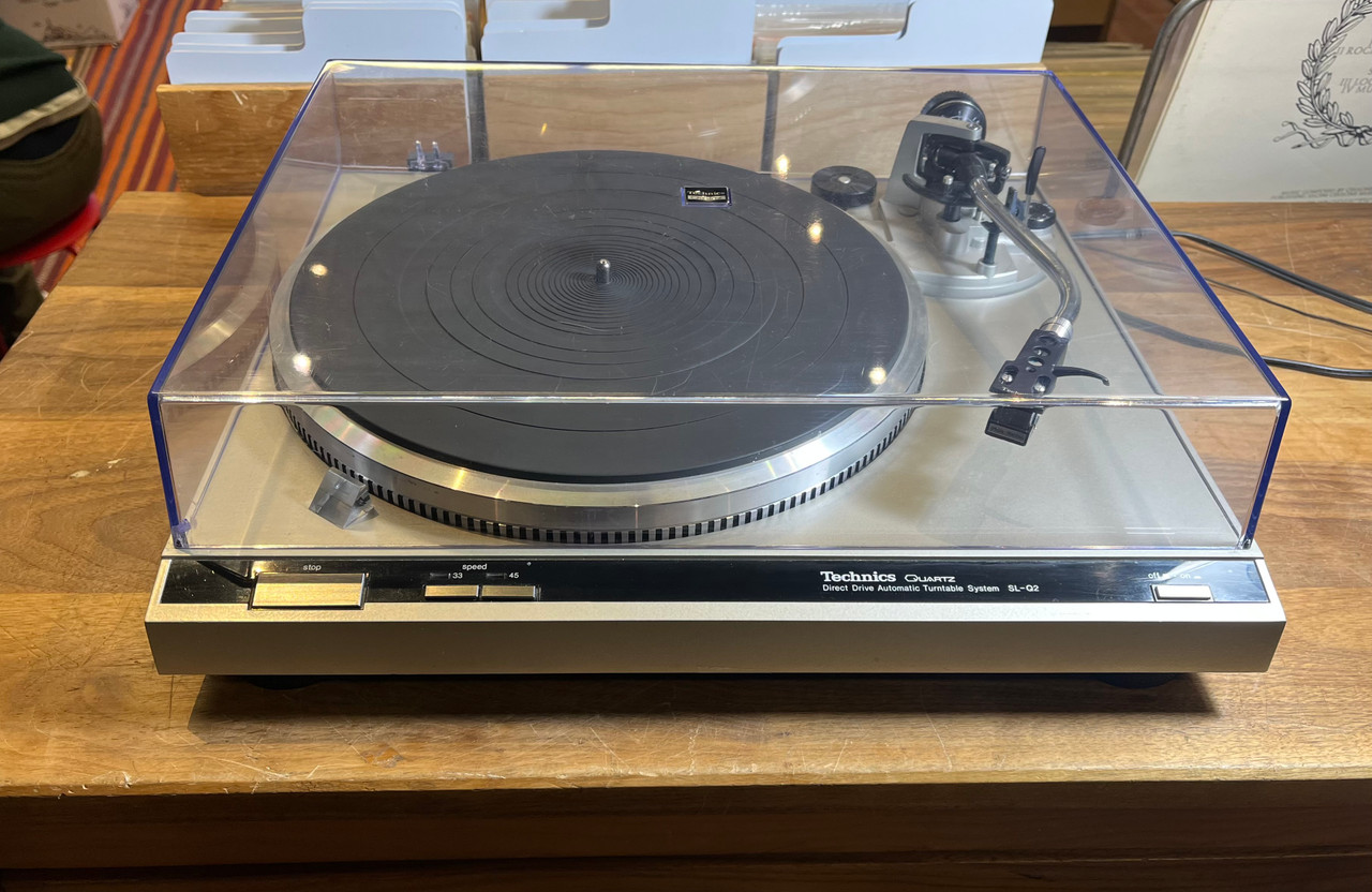 Technics SL-Q2 Direct Drive Semi-Automatic Quartz Locking with