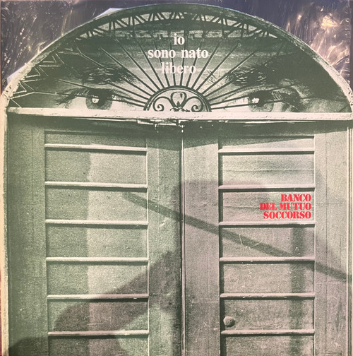 Banco Del Mutuo Soccorso - Io Sono Nato Libero (EX-/EX-) (Italy, 1974, Second Pressing) - Gatefold dome shaped cover with 8- page booklet
