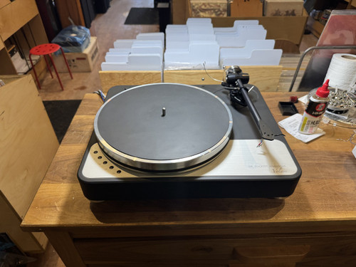 Dr. Feickert- Volaré with 9.5” Origin Live Silver MK3A Tonearm (Floor Model 9/10)