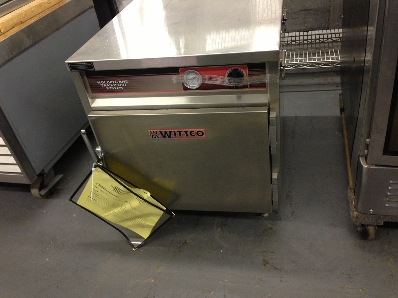 Wittco 1826-4 1PH Catering Food Warmer Hot Box 120V b