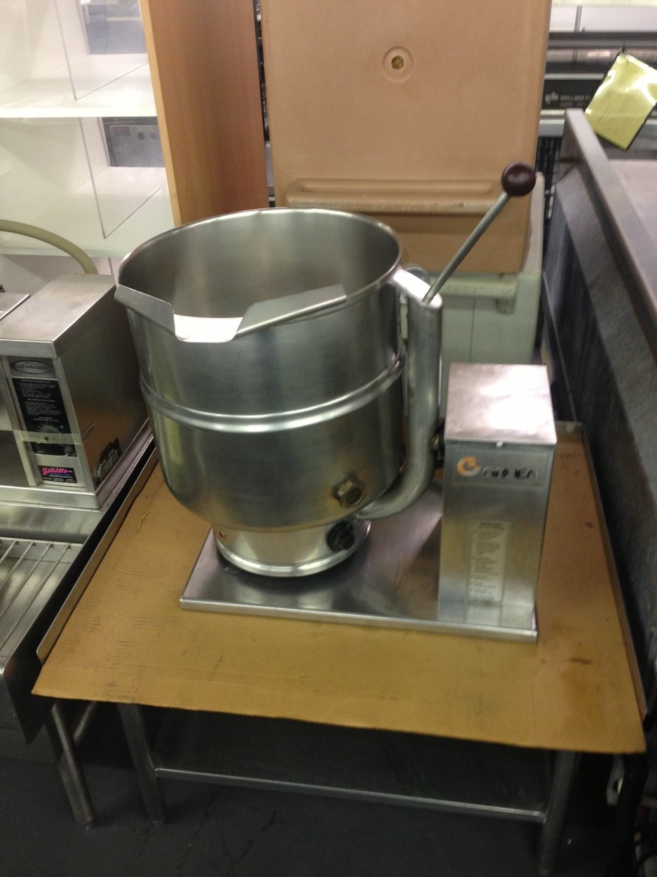 Cleveland MKET-20-T 20 Gallon Tilting 2/3 Steam Jacketed Electric Mixer  Kettle - 208/240V - Plant Based Pros