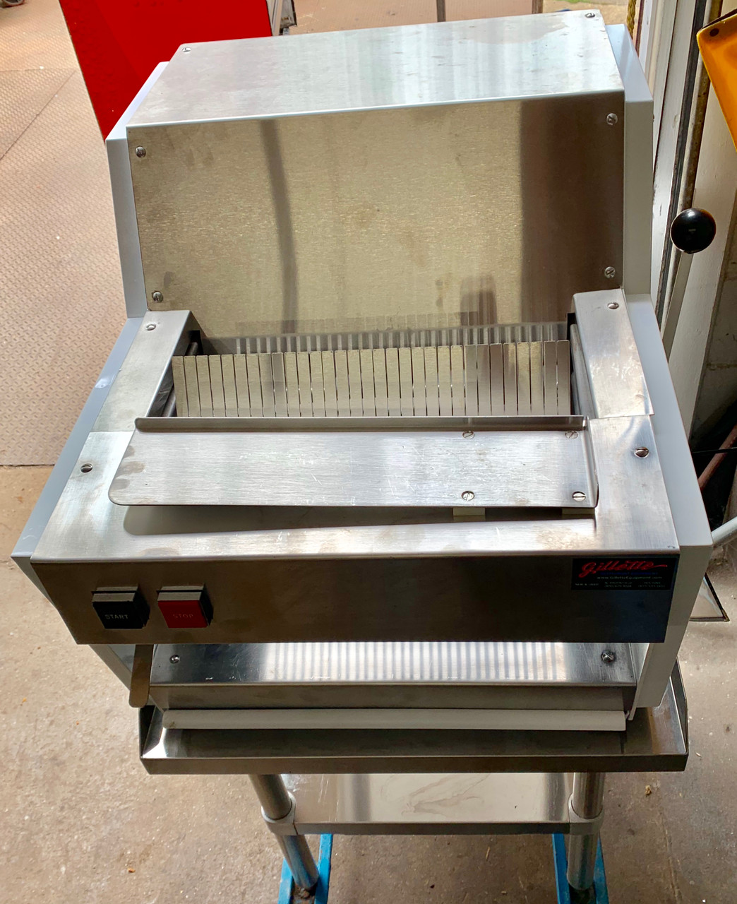 The Perfect Slicer: How to Select and Maintain a Commercial Bread Slicer  Oliver Packaging & Equipment Company