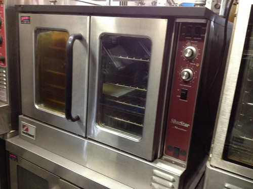 SilverStar Convection Oven, gas, single deck, standard depth, solid state controls, interior light, stainless steel front, top, sides & 60/40 dependent doors, 26" legs, 72,000 BTU, CSA, NSF