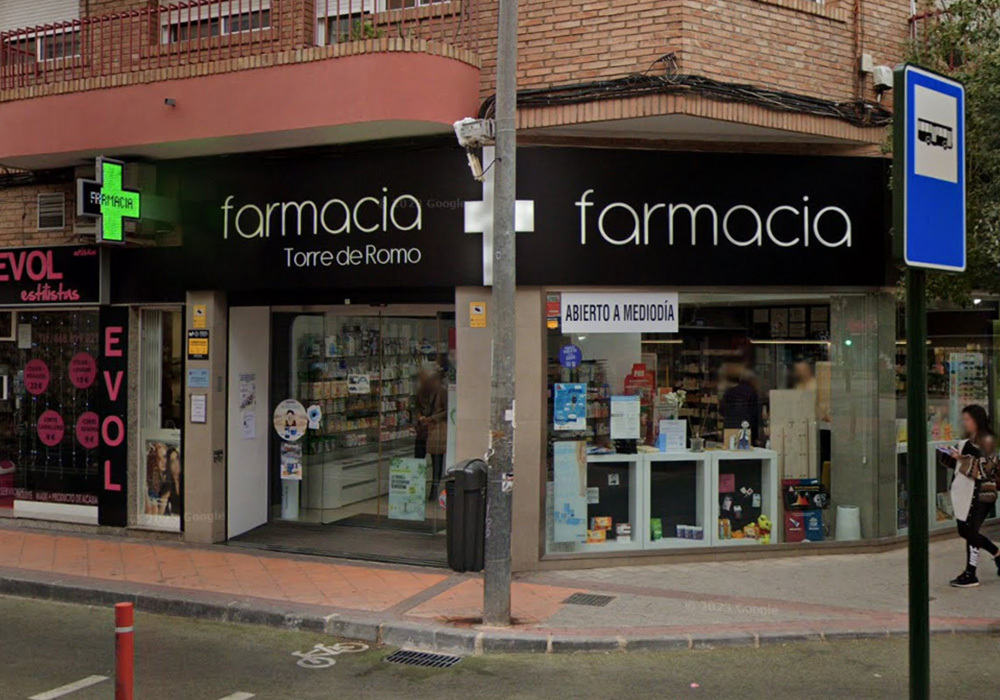 Exterior de la Farmacia Torre de Romo en murcia
