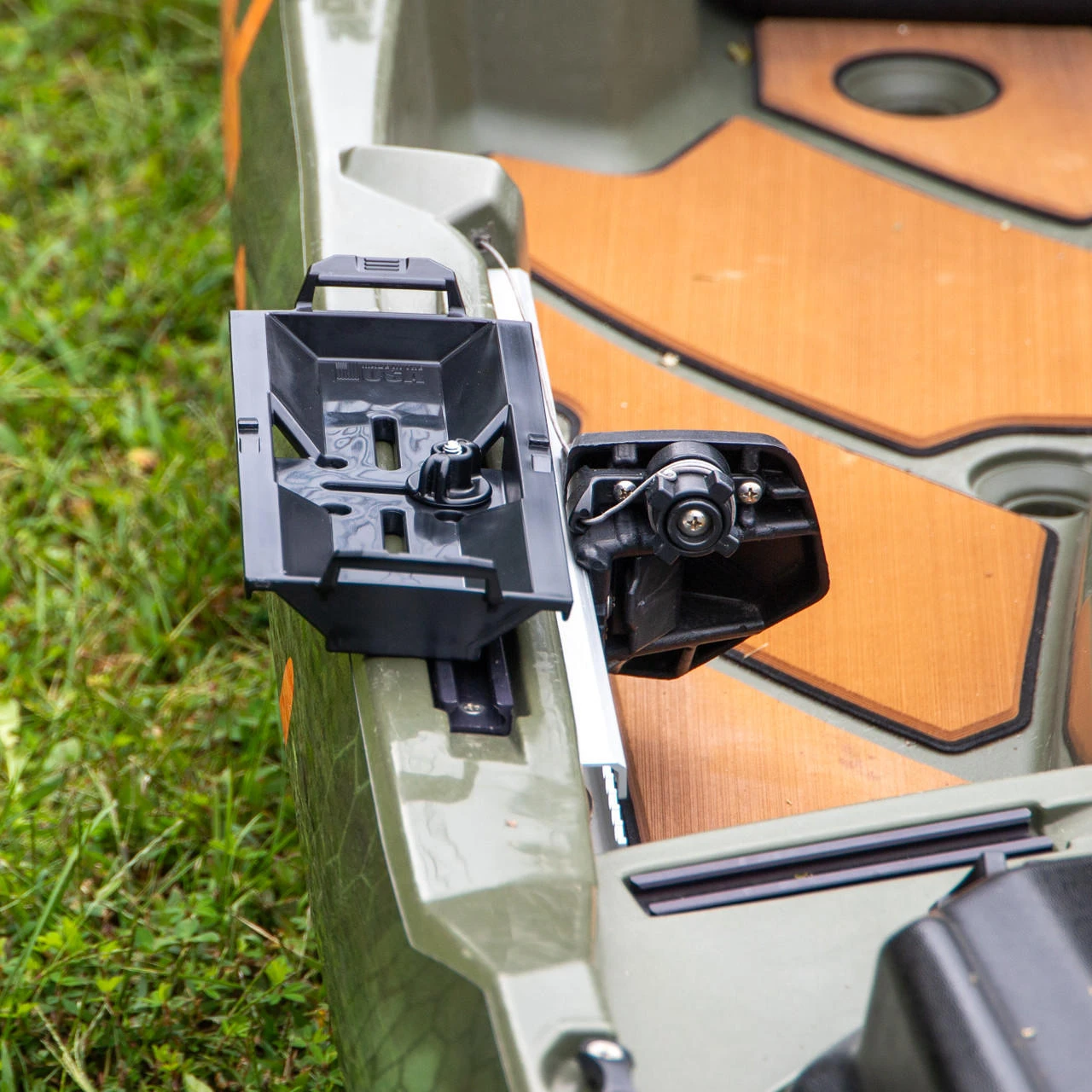 TracPak Quick Release Base, Mount Only (14)
