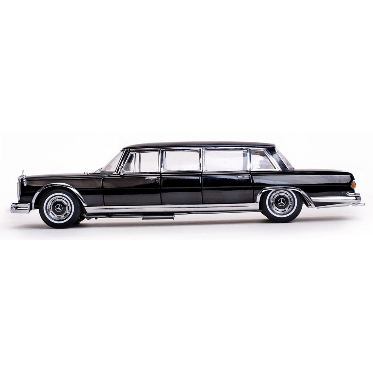 1966 Mercedes-Benz 600 Pullman Diecast Model Car | Sunstar