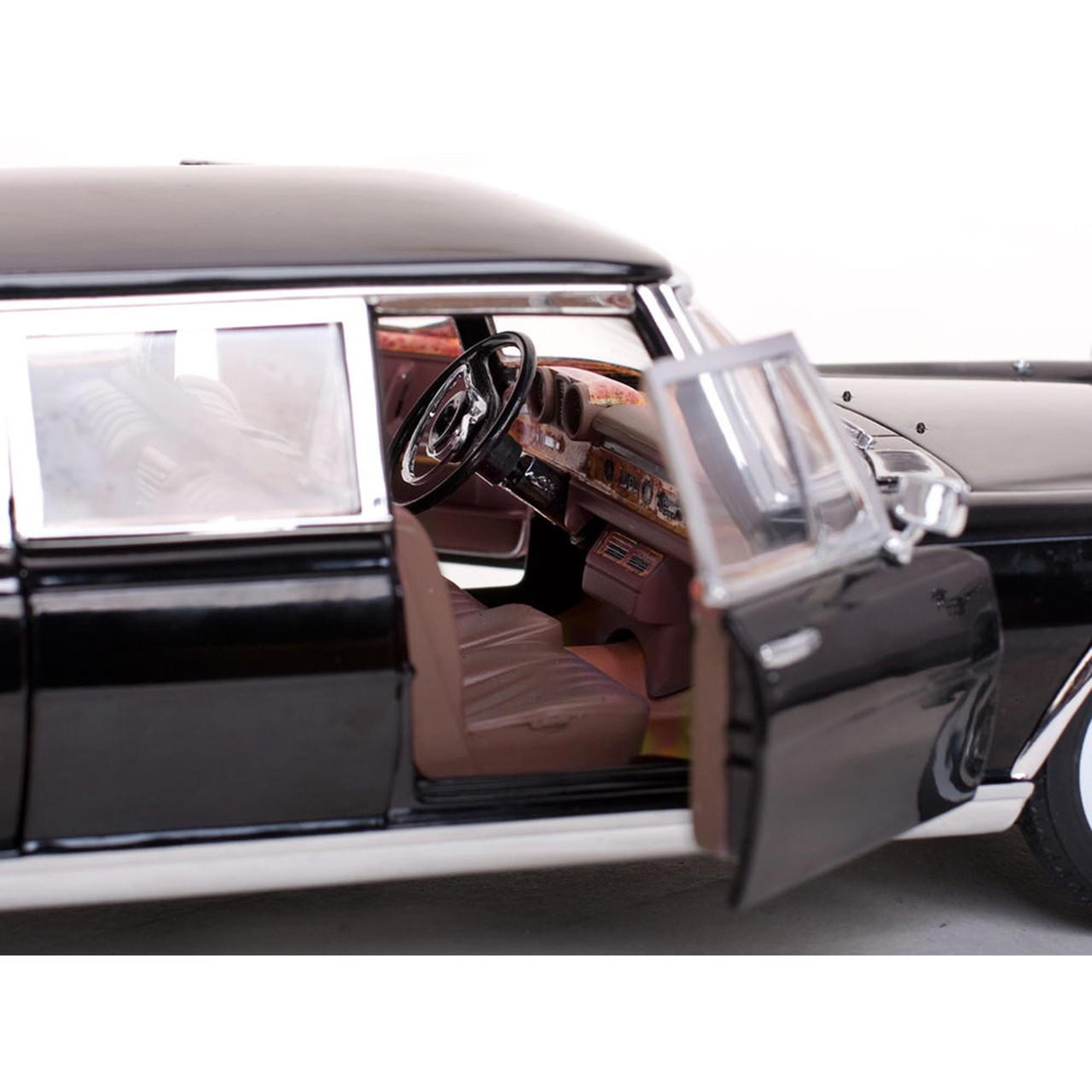 1966 Mercedes-Benz 600 Pullman Diecast Model Car | Sunstar