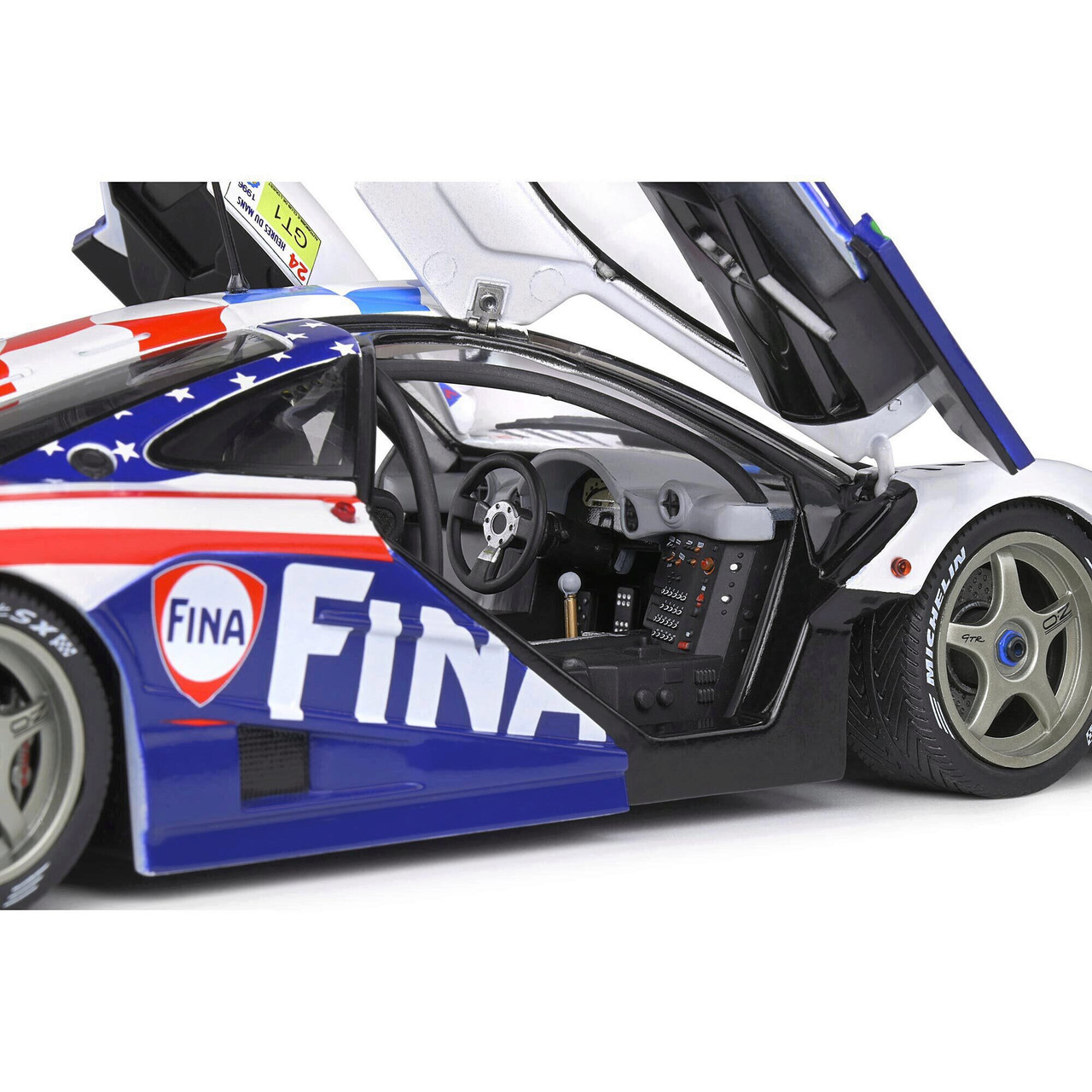 1996 McLaren F1 #39 GTR Short Tail - Le Mans 24 Hours 1:18 Scale