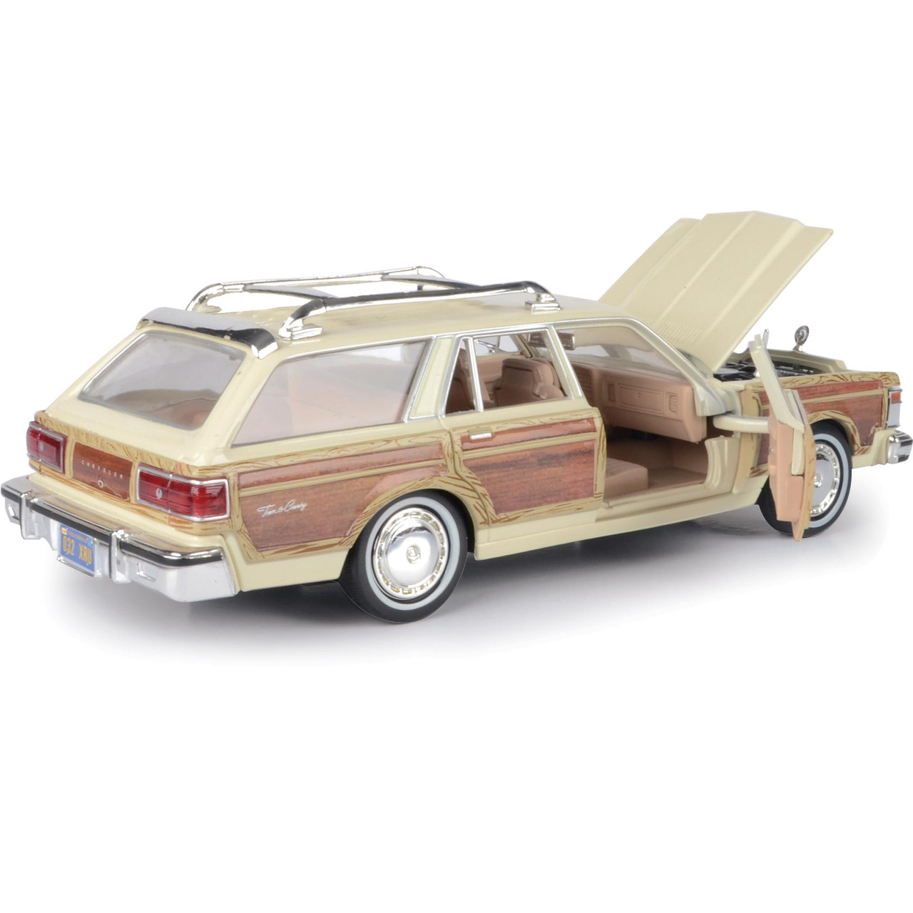 1979 Chrysler LeBaron Town & Country-Light Cashmere 1:24 Scale Diecast  Model Car by Motormax