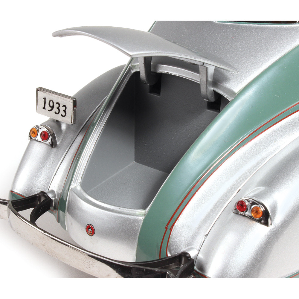 1933 PIERCE-ARROW SILVER ARROW Diecast Model Car | Signature Models