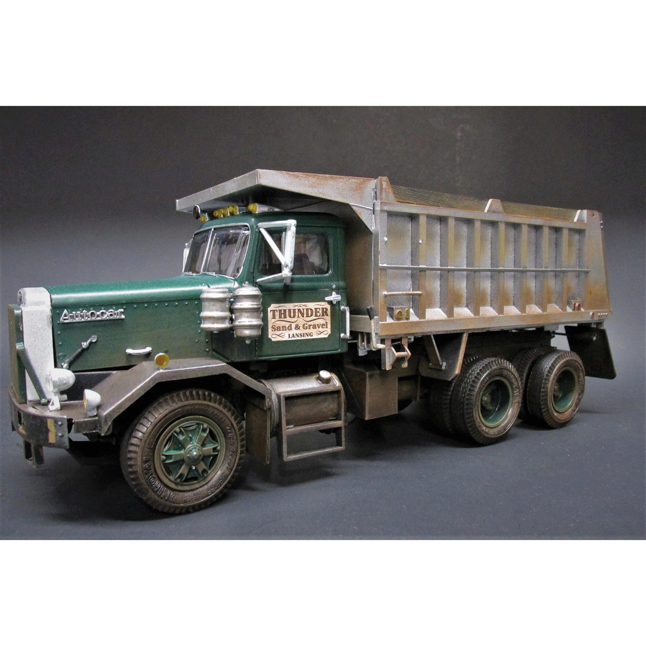 AMT 1/25 Autocar Dump Truck Model Kit