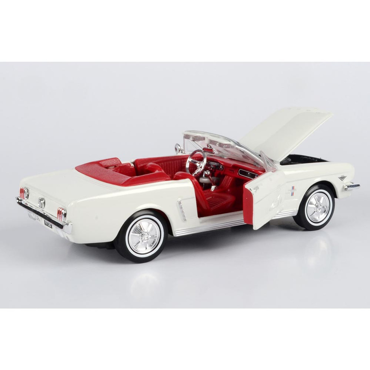 1964 1/2 James Bond Ford Mustang Convertible - Goldfinger 1:24 Scale  Diecast Model Car by Motormax