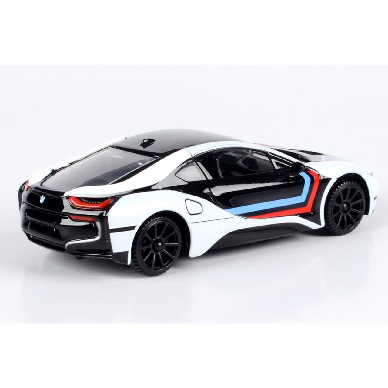 GT Racing BMW I8 Coupe - White 1:43 Scale Diecast Model Car by Motormax