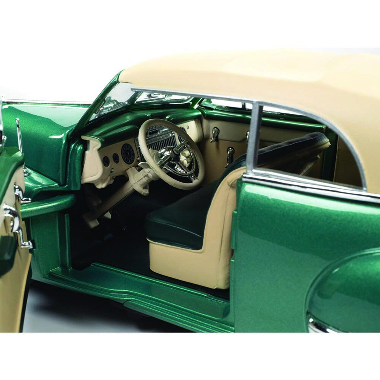 1947 Cadillac Series 62 Cabriolet - Ardsley Green 1:18 Scale Diecast Model  Car by Auto World