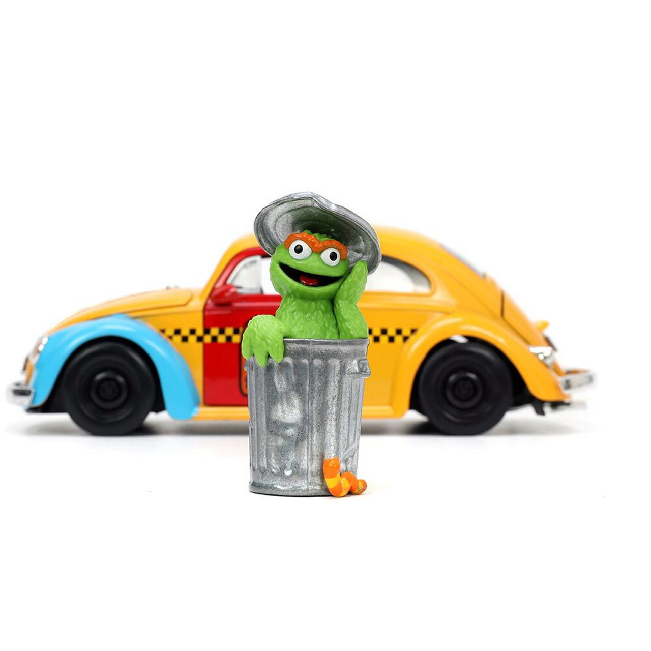 1959 Sesame Street VW Beetle with Oscar Figure | Jada Toys