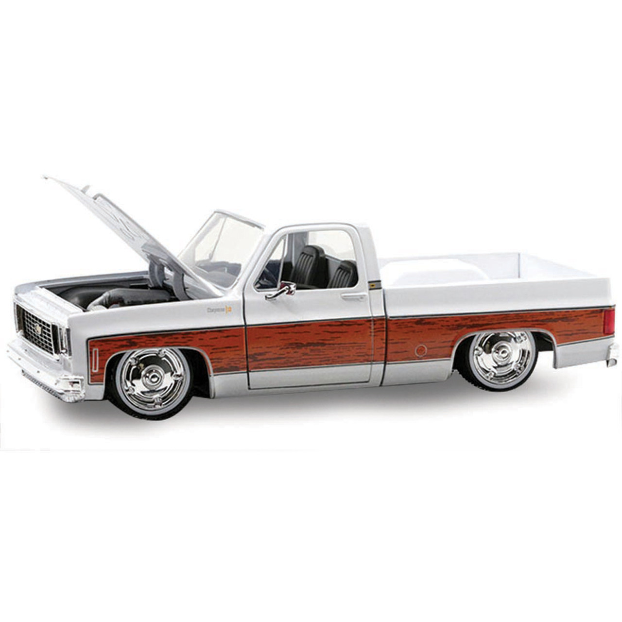 1973 Chevrolet Cheyenne C-10 1:24 Scale Diecast Model by M2