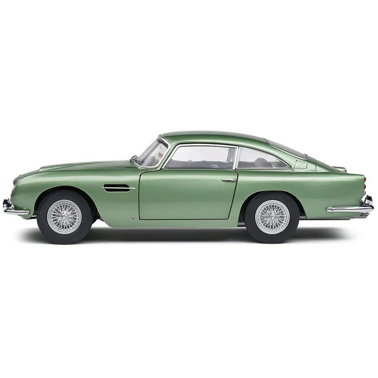 1964 Aston Martin DB5 - Green 1:18 Scale Diecast Model by Solido