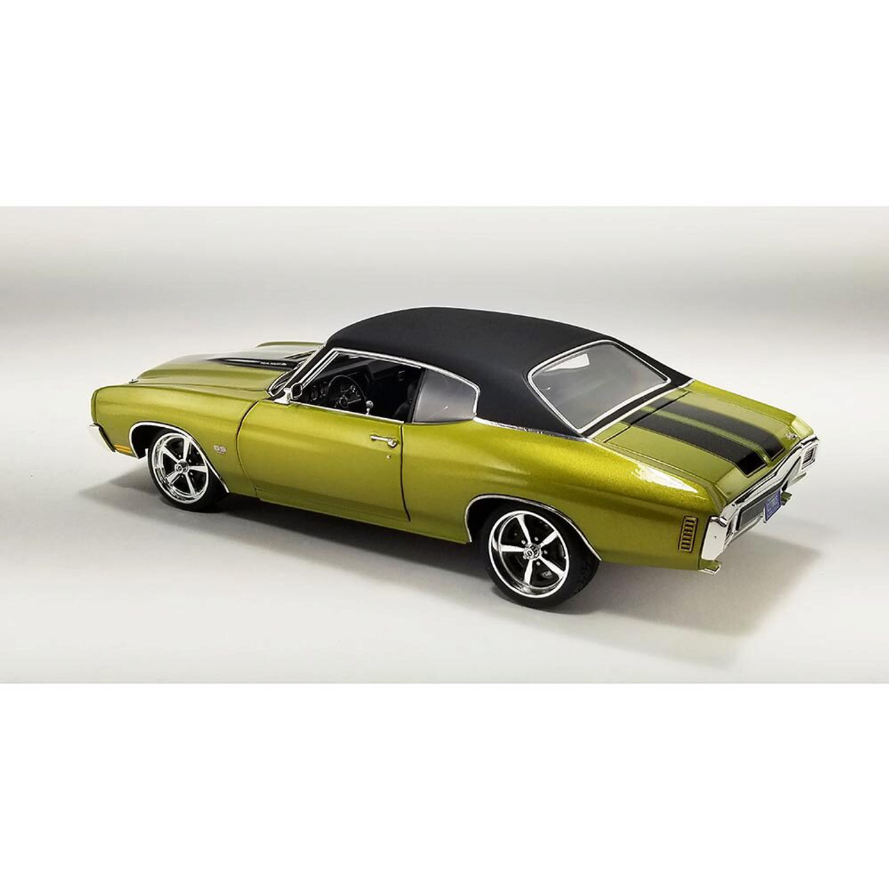 1970 Chevrolet Chevelle SS Restomod - Green with Vinyl Top 1:18 Scale  Diecast Model Car by Acme