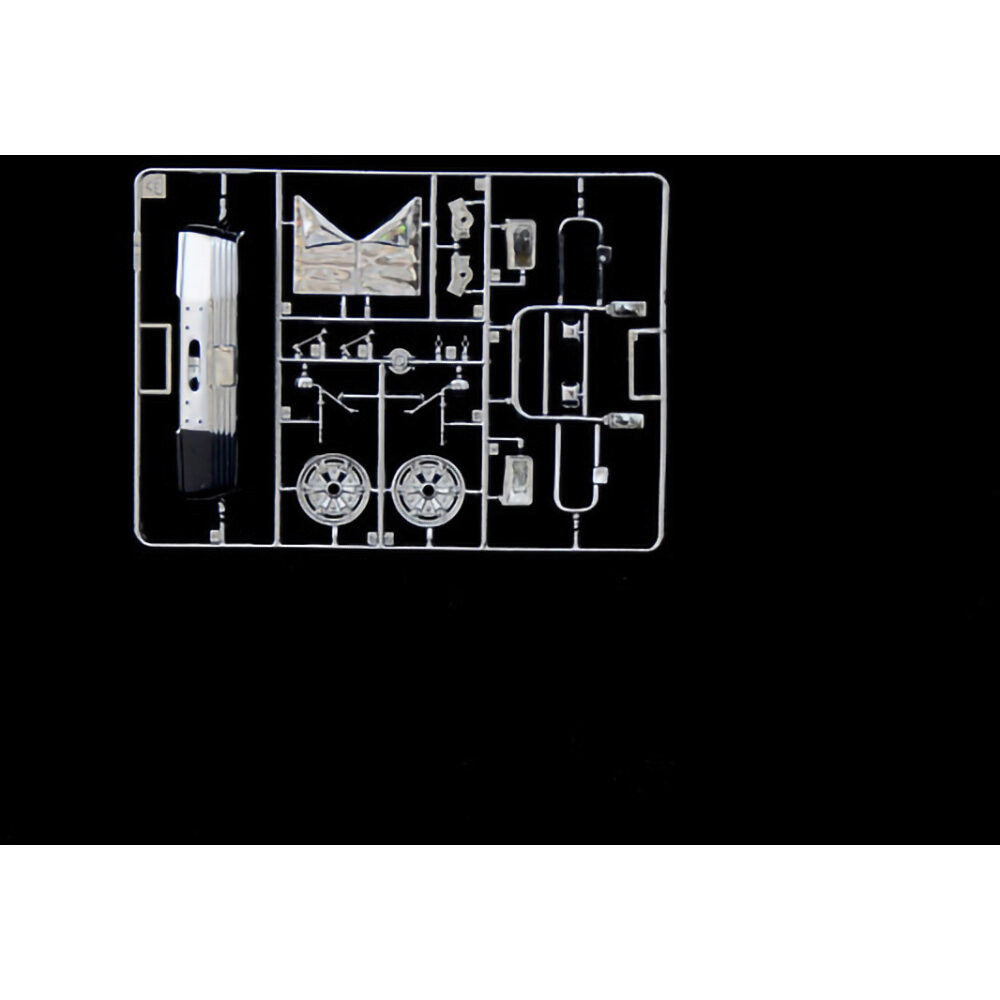 Freightliner FLD 120 Special 1/24 Kit Plastic Model Kit | Italeri