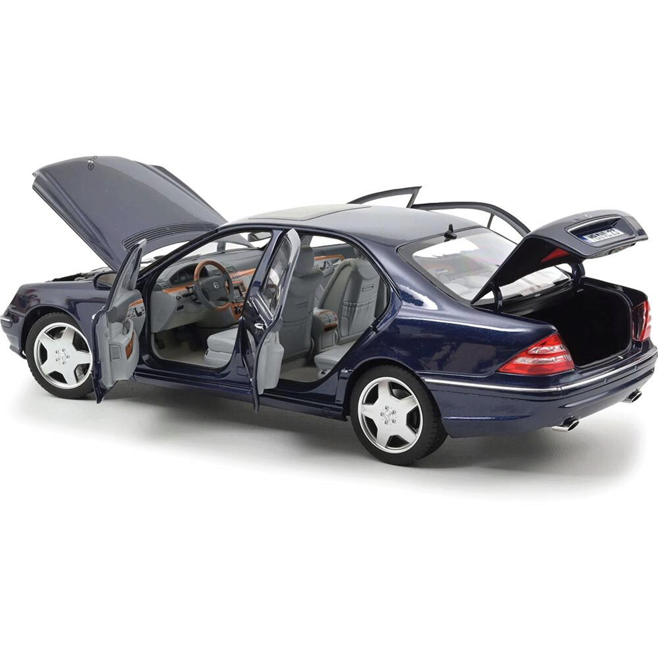 1/18 メルセデスベンツ　AMG S55 セダン　ビッグスケール Mercedes-Benz S55 AMG Blue Diecast Model Car | Norev