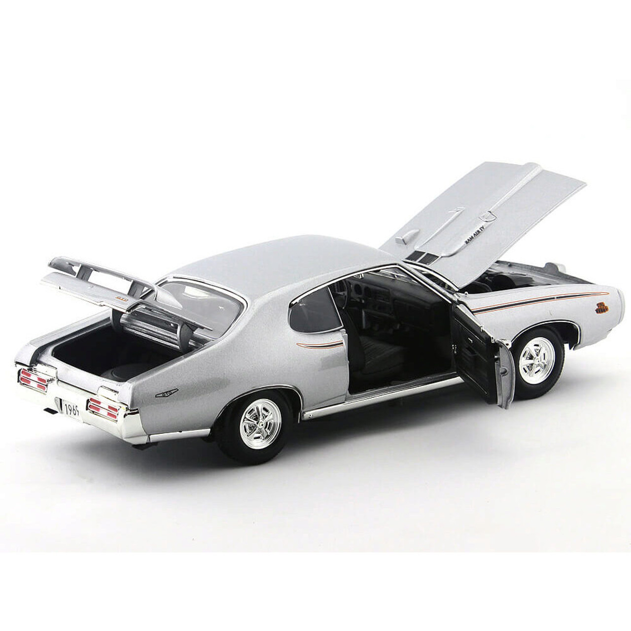 1969 Pontiac GTO Judge Silver Diecast Model Car | Motormax